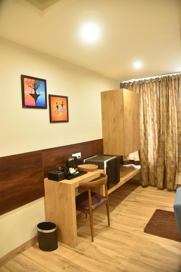 The Oaks Comforts Hubli Buitenkant foto