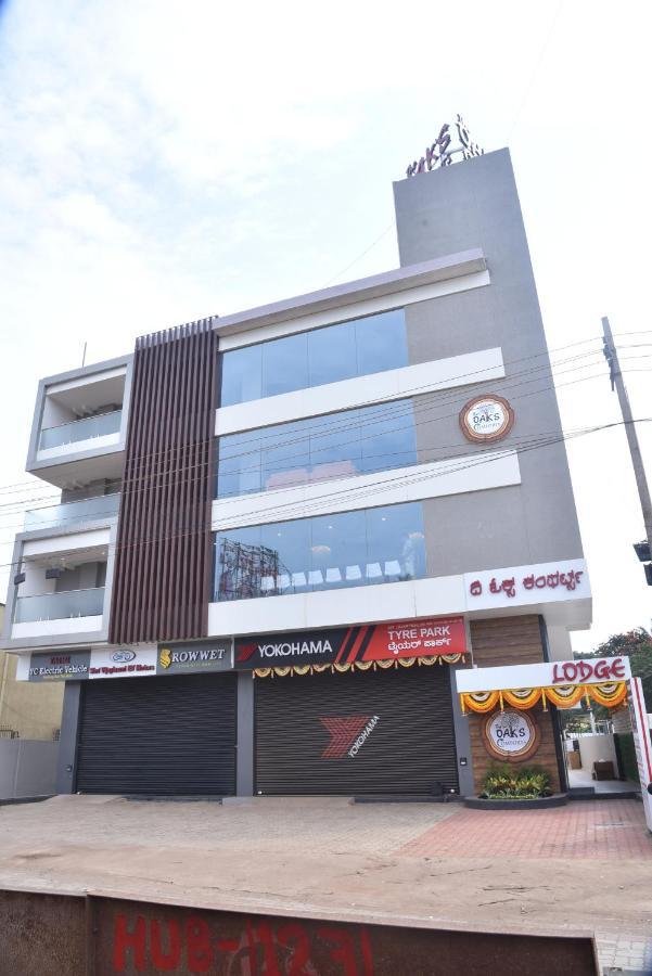 The Oaks Comforts Hubli Buitenkant foto