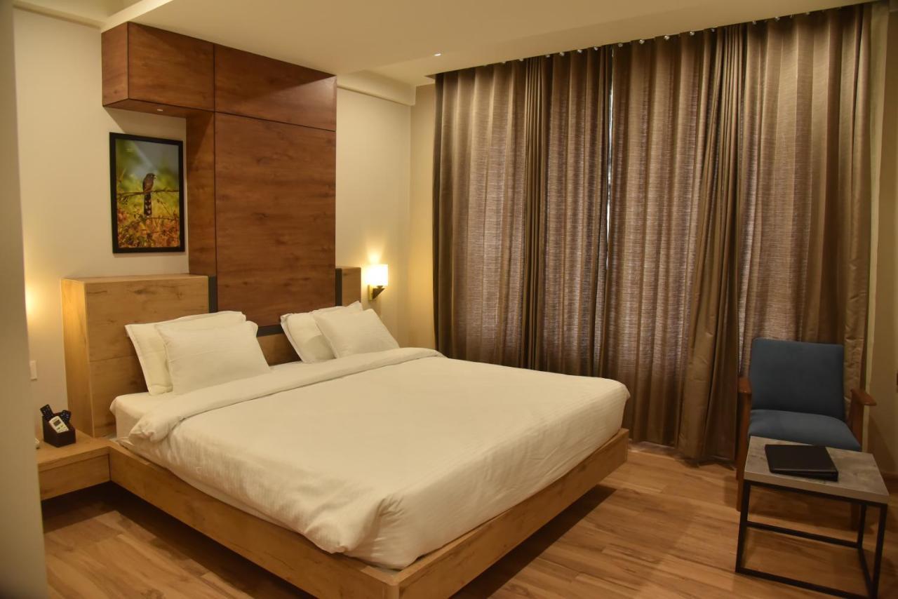The Oaks Comforts Hubli Buitenkant foto