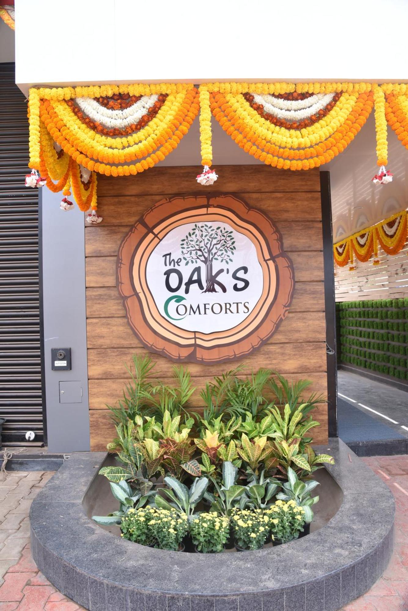 The Oaks Comforts Hubli Buitenkant foto