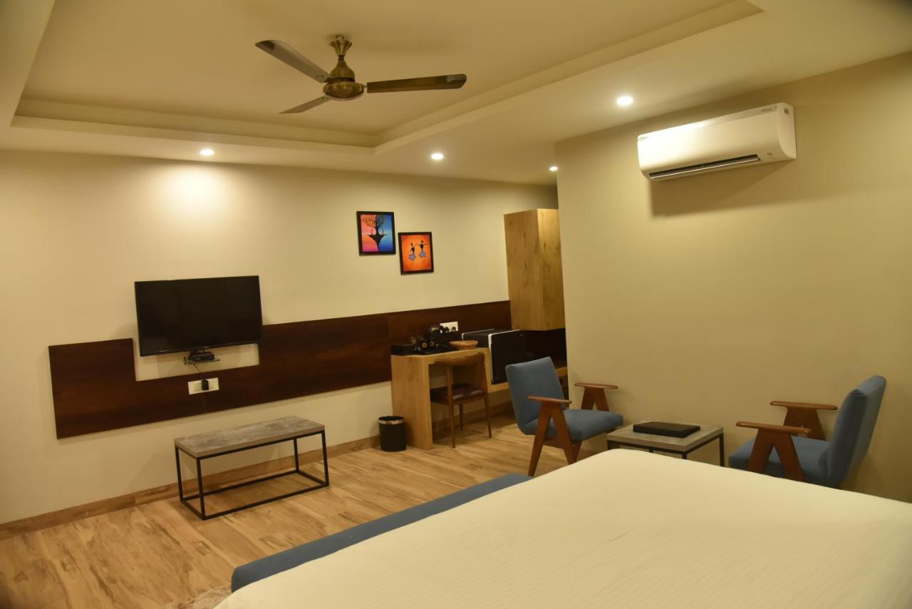 The Oaks Comforts Hubli Buitenkant foto